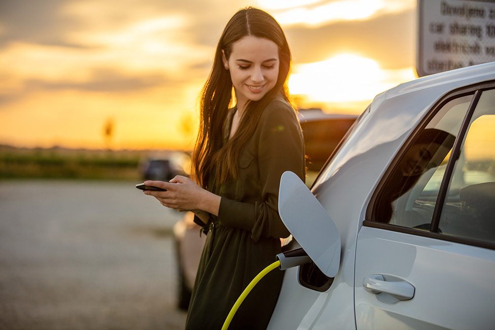 What are the advantages of an electric car?