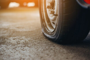 Tyre flat-spotting: what is it and how to prevent it?