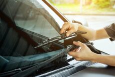 Changing your windscreen wipers: when and how?