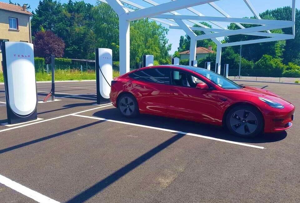 Who can use Tesla’s new-generation Superchargers?