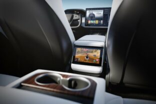 Tesla wants to turn its cars into mobile game consoles
