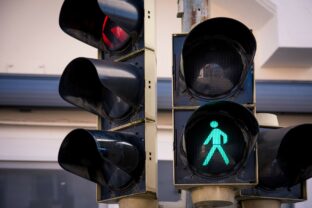 These AI-controlled traffic lights could help save lives